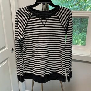 Lululemon reversible cozy shirt. Size 8